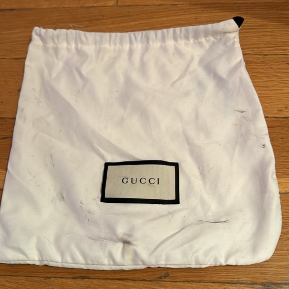 Black Gucci belt. Size 70. Ships with bag. - Picture 3 of 5